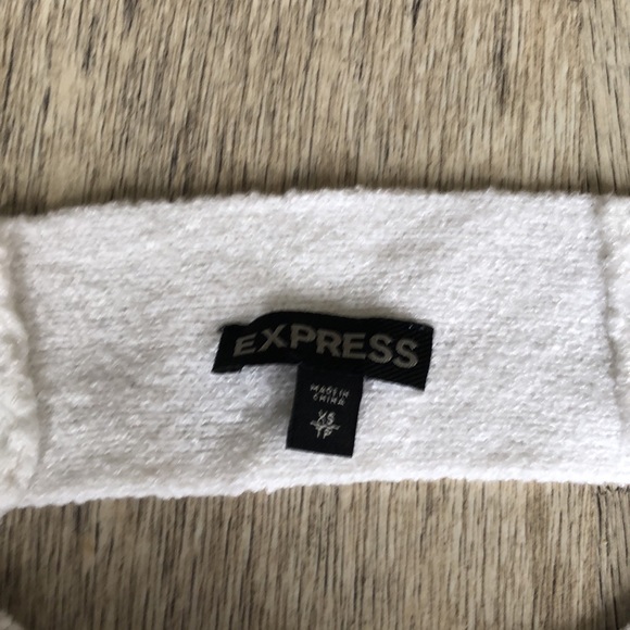 Cropped XS Express White Cut-Out Back Sweater - Picture 3 of 5